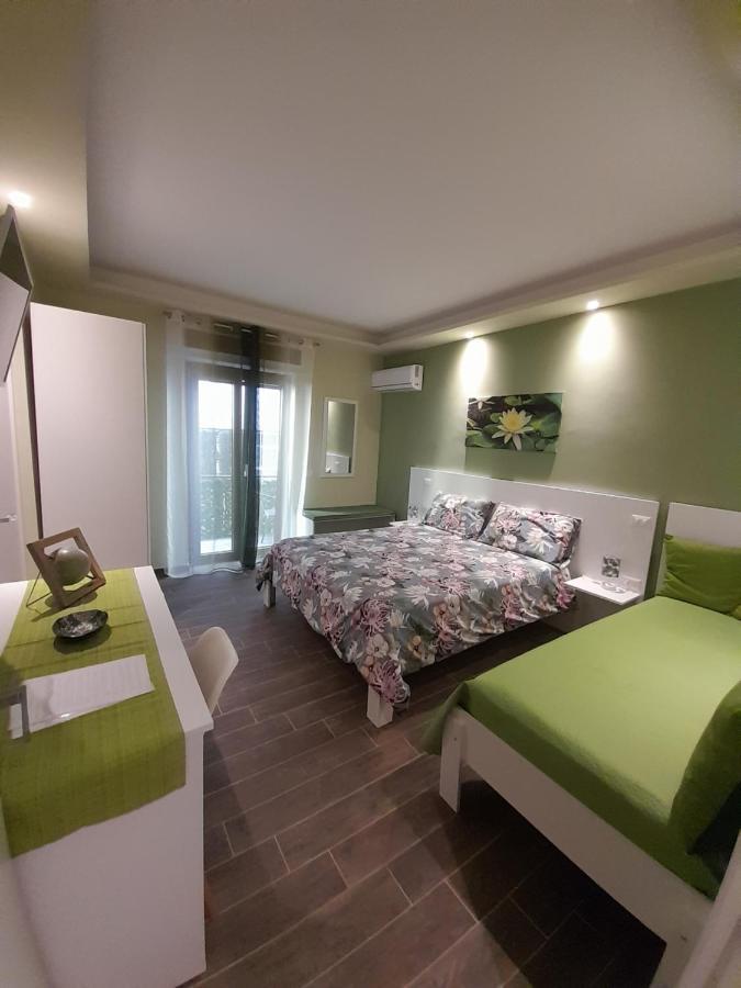 L'Oasi Di Venere Bed And Breakfast Caserta Bagian luar foto