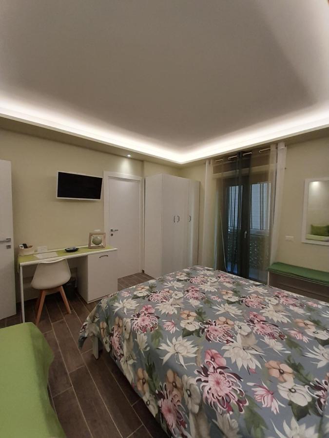 L'Oasi Di Venere Bed And Breakfast Caserta Bagian luar foto