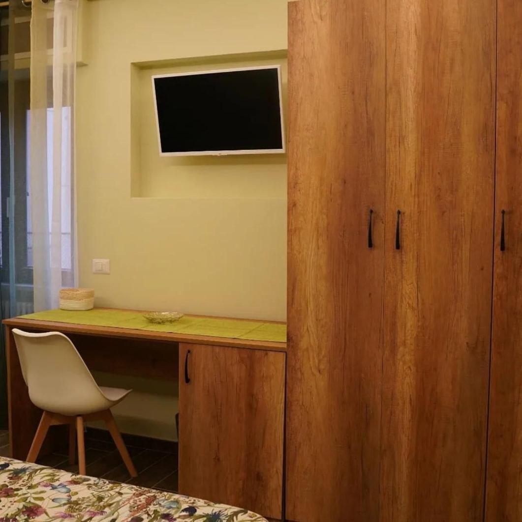 L'Oasi Di Venere Bed And Breakfast Caserta Bagian luar foto